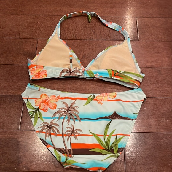 Halter top bikini - Picture 6 of 12